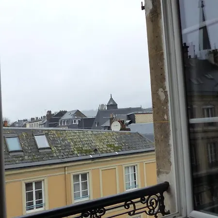 Hyper Centre Cathedrale De Homestay szállás *